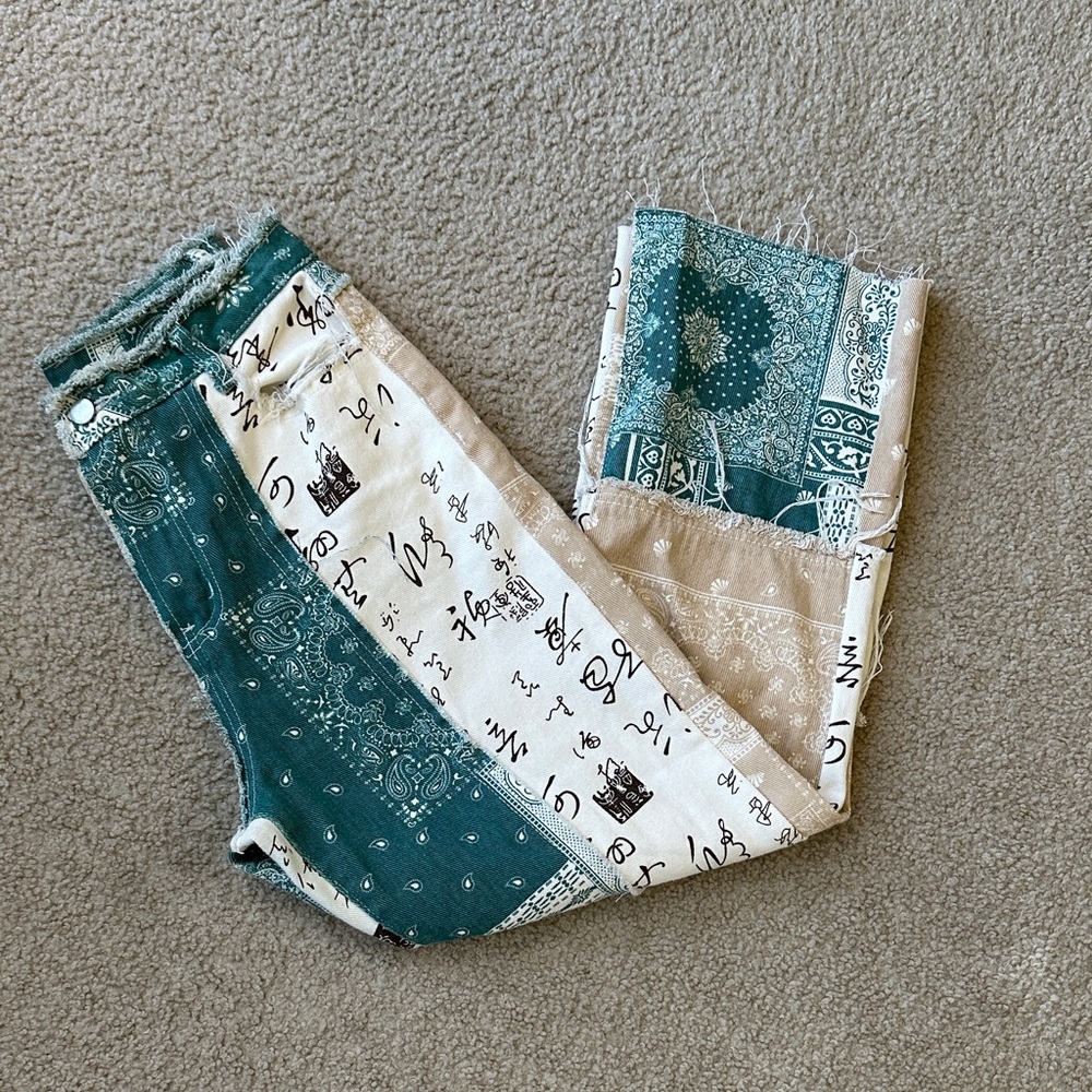 SHEIN Distressed Patchwork Jeans - Picture 5 of 15